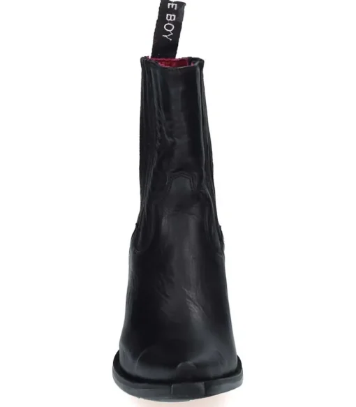 Boots Studio Plain Black X Jane De Boy