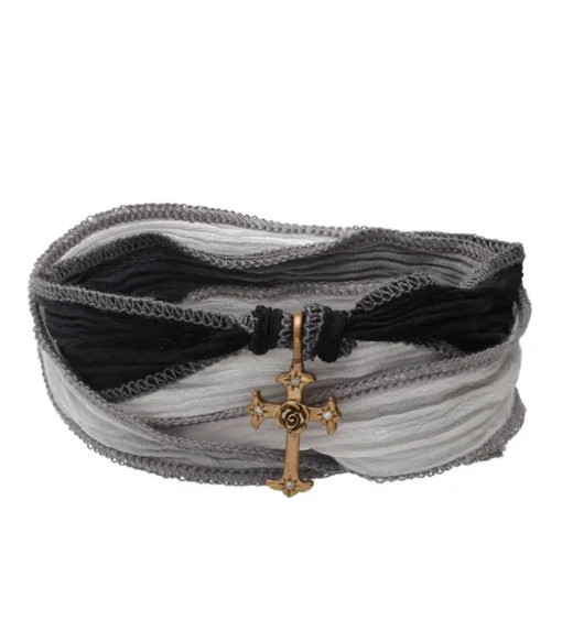 Bracelet En Soie A Nouer Et Charm Mariel Cross En Bronze Et Diamant