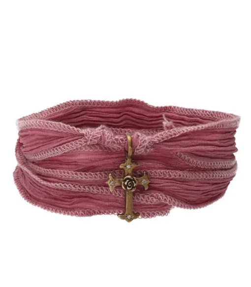Bracelet En Soie A Nouer Et Charm Mariel Cross En Bronze Et Diamant