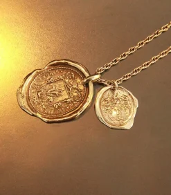 Collier Seal