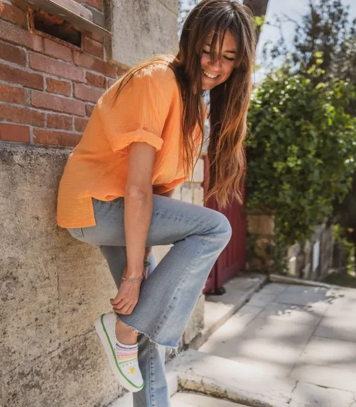Top Avery Apricot